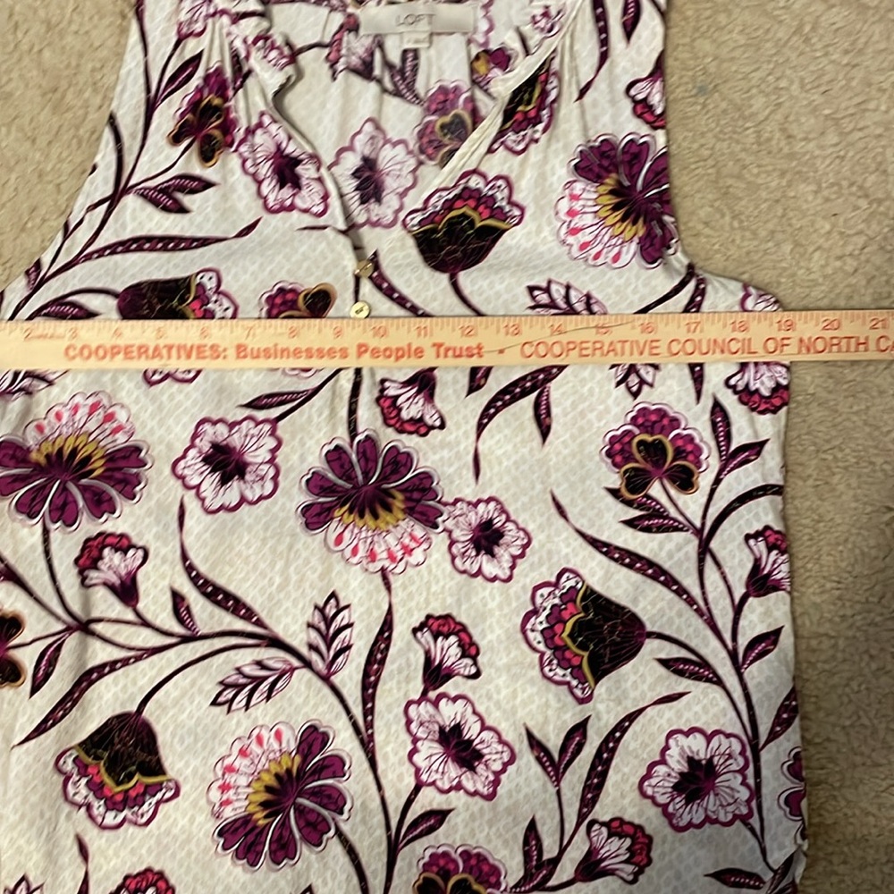 Floral Sleeveless Top - Purple and White - Picture 4 of 4